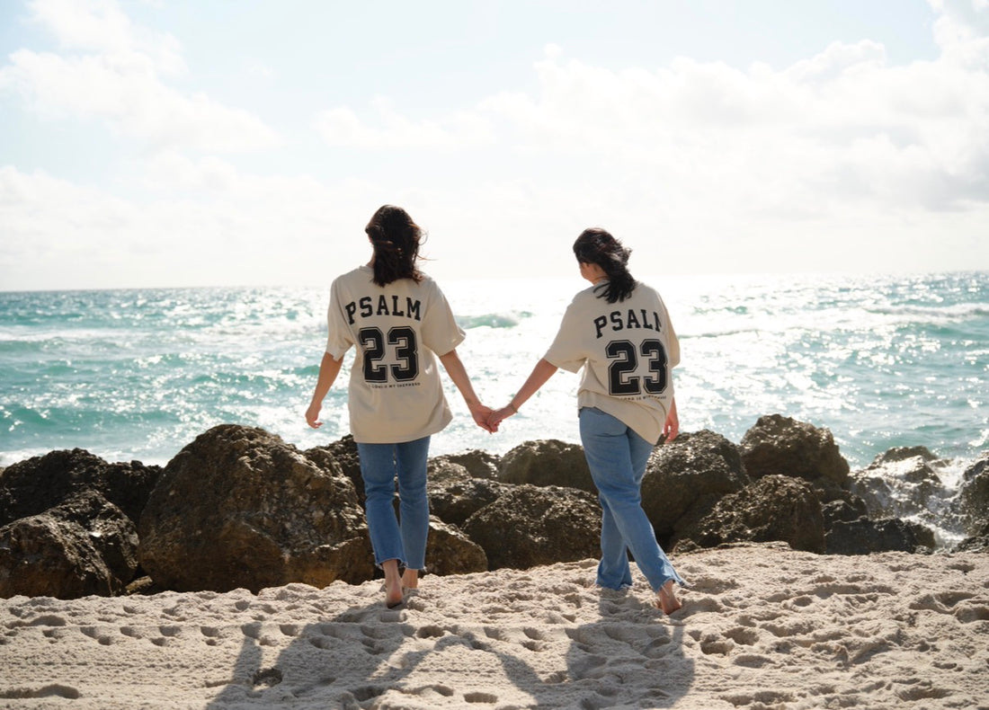 The Verse Psalm 23 Oversized Tee – Sand
