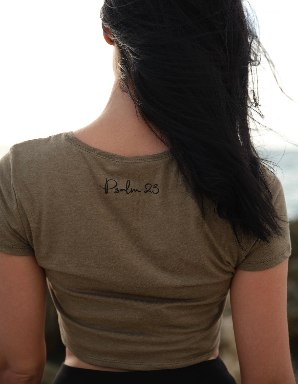 The Verse Signature Crop – Olive
