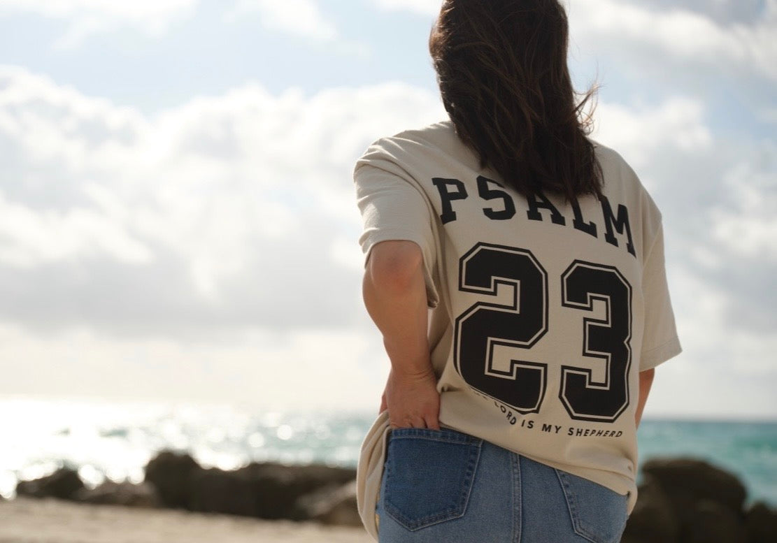 The Verse Psalm 23 Oversized Tee – Sand