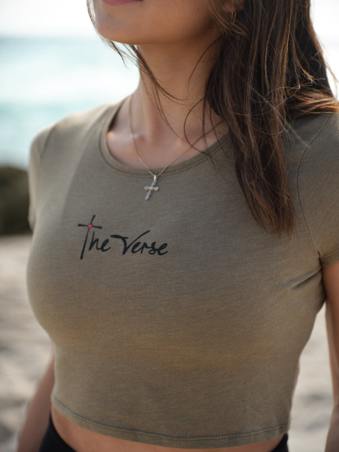 The Verse Signature Crop – Olive